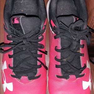 Girls’ softball cleats